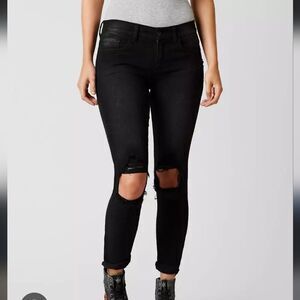 Sneak Peek High-Rise Black Skinny Jeans Sz 7/28